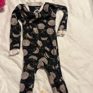 Burt’s bees baby mood print footed pajamas size 18 months